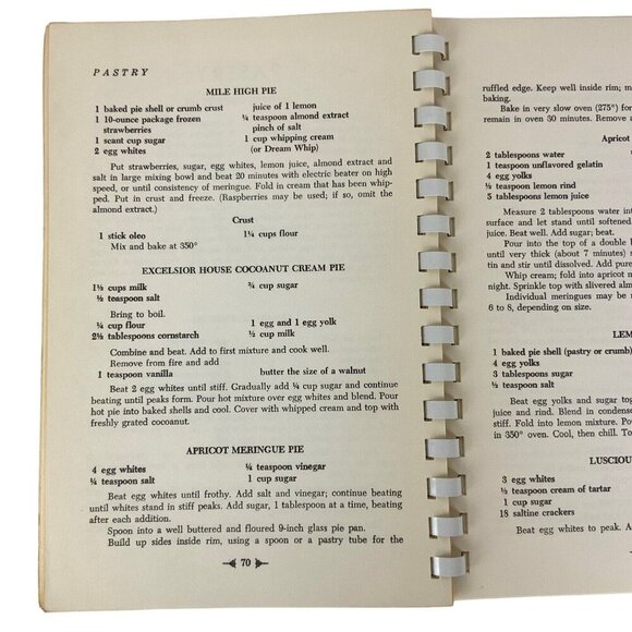 Excelsior House Cookbook Jefferson Texas Fifth Printing 1974 Spiral Bound - Picture 7 of 9